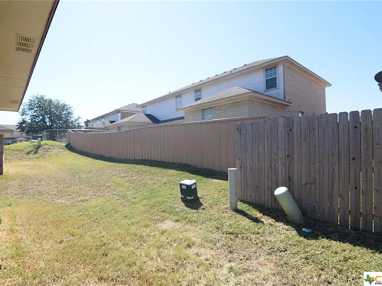 4002 Doraine Ct #B — Photo 18