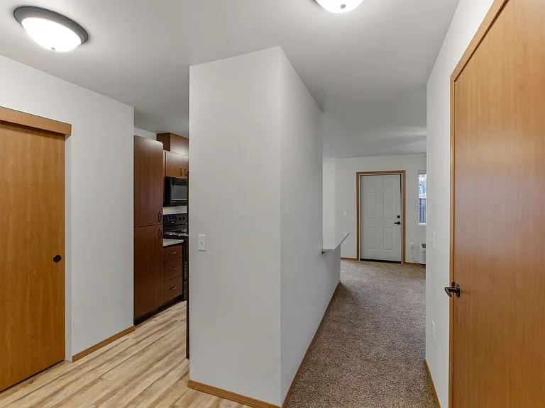 Oak Springs Apartments — Photo 26