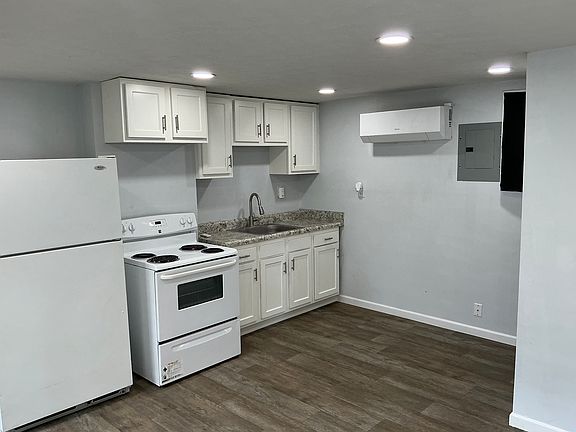 2nd image of 143 1/2 E Main St #1
