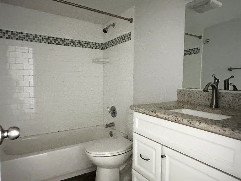 912 Lake Destiny Rd #D — Photo 9