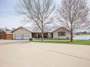 213 Linden Ln, Sherrard, IL 61281