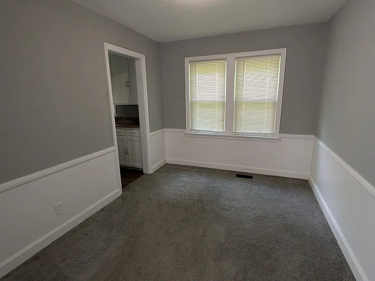 3213 S Ash Ave — Photo 3