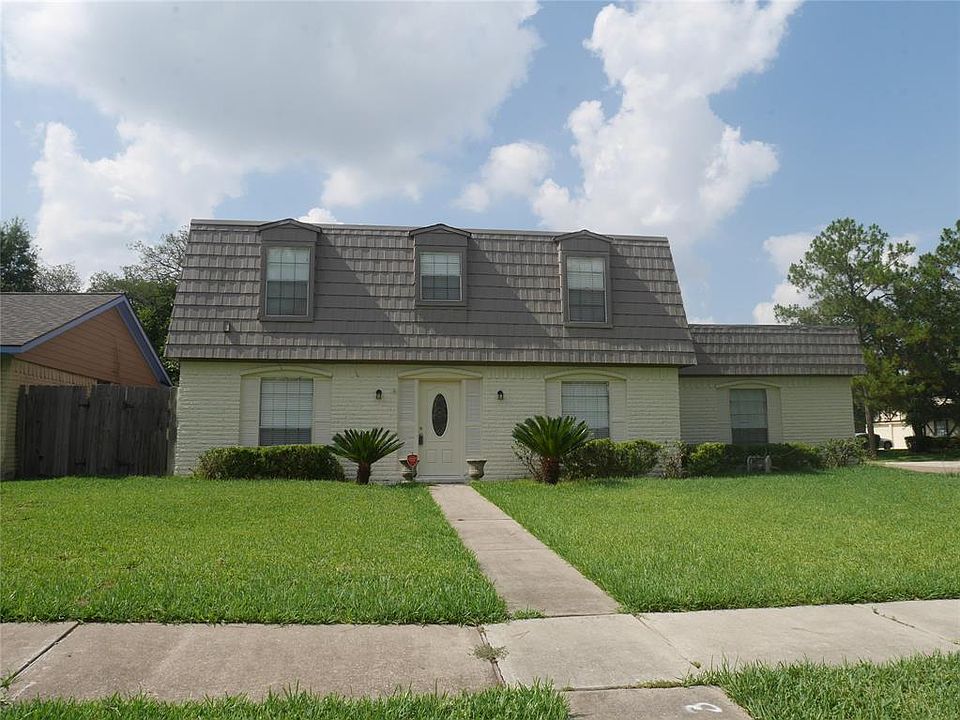1st image of 12202 Hoggard Dr
