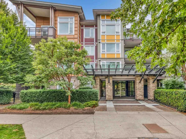 13740 75a Ave #202, Surrey, BC V3W 0E8