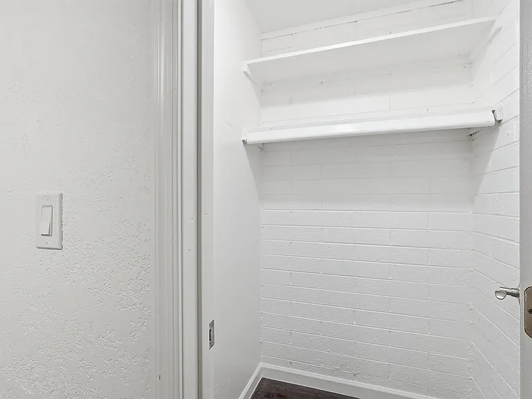 1320 North 48th Place - 2 — Photo 10