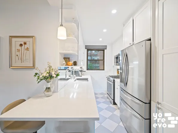 10 Mitchell Place image 3 of 8