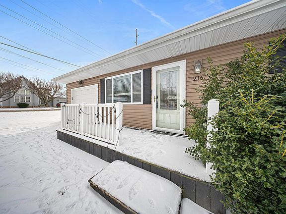 4th image of 216 Michael St