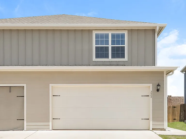 220 Marsh Ln — Photo 1