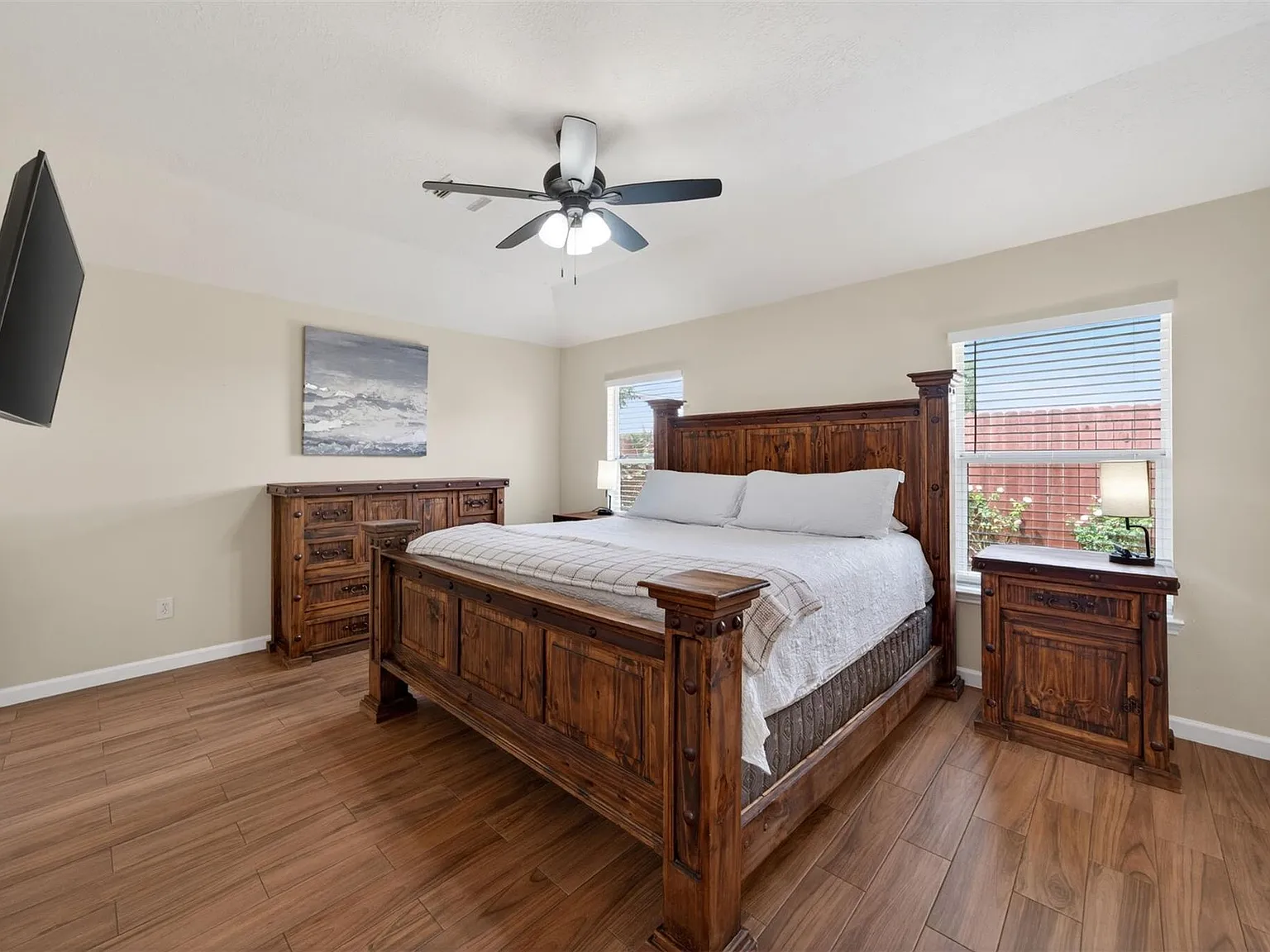 4 bed, 2.0 bath, 1457 sqft, $2,500 — Photo 4