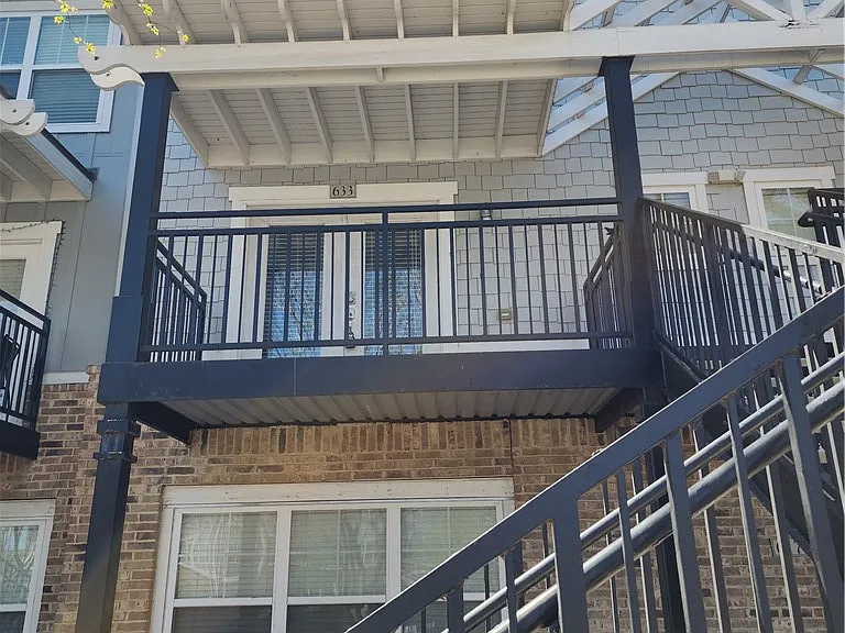 1725 Harvey Mitchell Pkwy S #633 — Photo 1