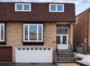 122 Dollery Ct, Toronto, ON M2R 3P1