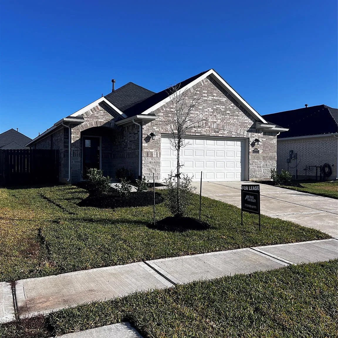 4 bed, 2.0 bath, 1650 sqft, $1,950 — Photo 2