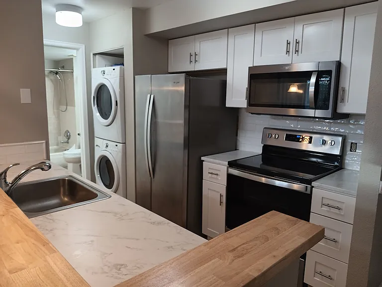 2575 S Syracuse Way — Photo 2