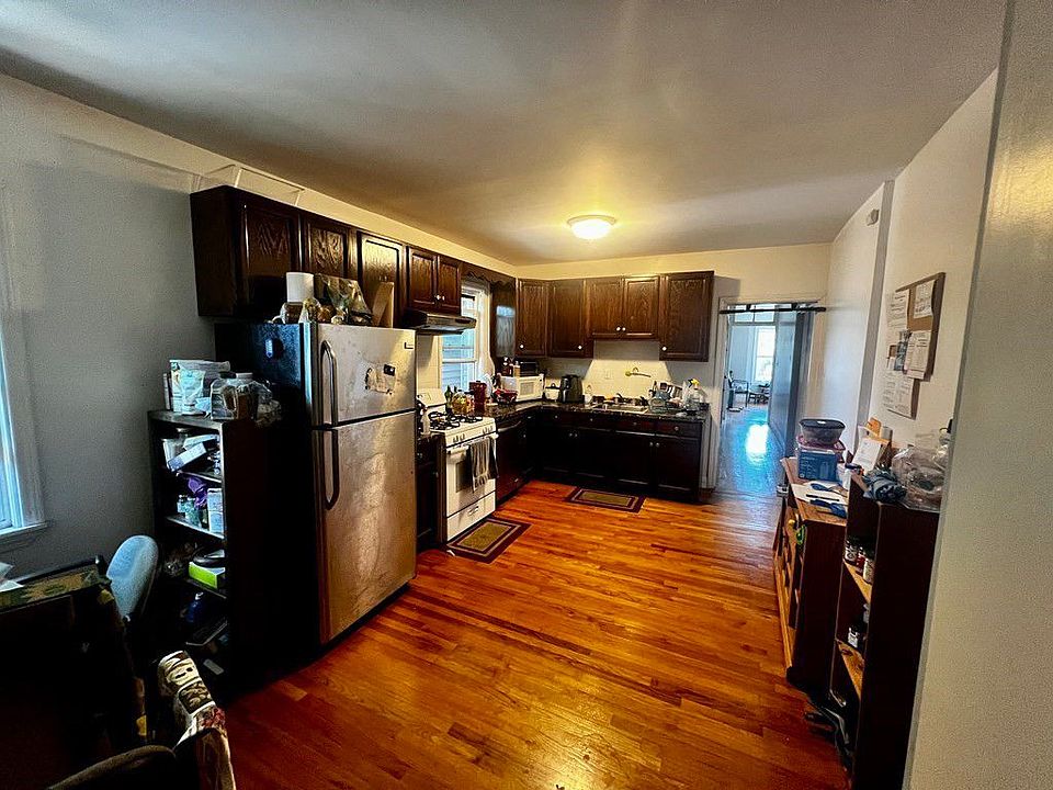 1st image of 20 Bynner St #3