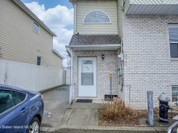 45 Towers Ln, Staten Island, NY 10314