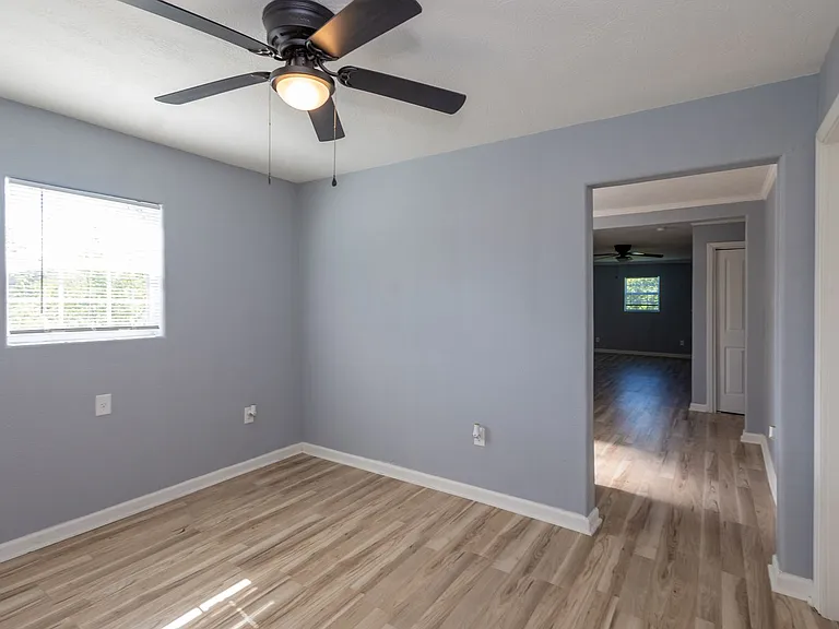 1840 Ollie St — Photo 5