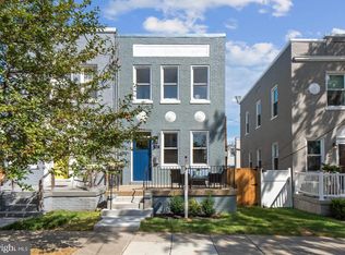 727 Roxboro Pl NW, Washington, DC 20011