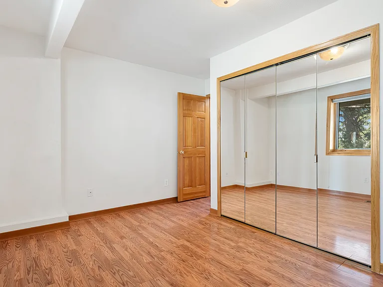 1281 Peakview Cir — Photo 24