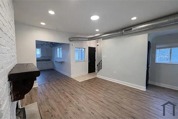 3 bed, 966 sqft, $2,005 — Photo 4