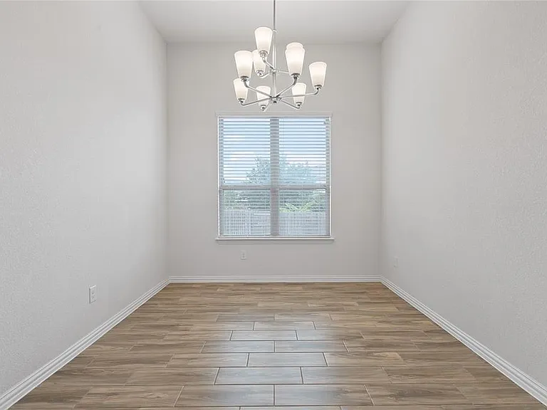 2905 Consuelo Way — Photo 12