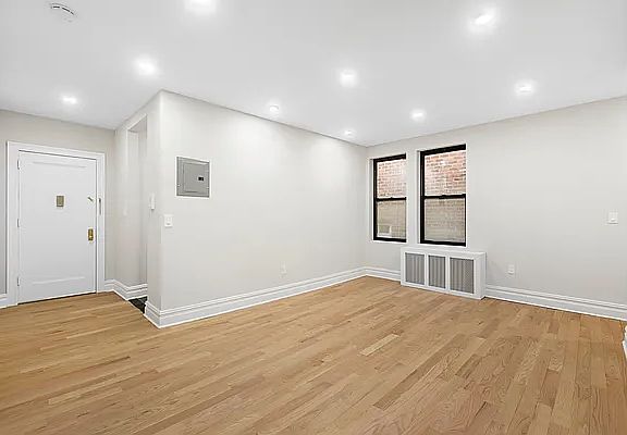 3rd image of 109-20 Queens Blvd APT 6G