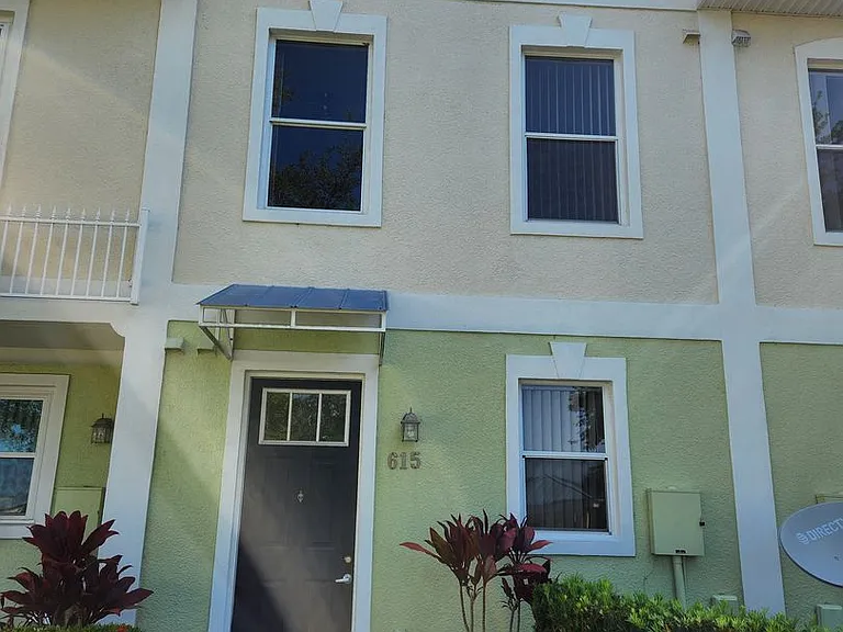 615 Founders Dr — Photo 2