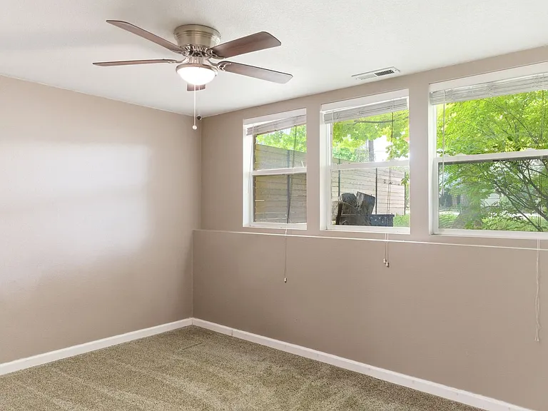 429 S Miller St — Photo 18