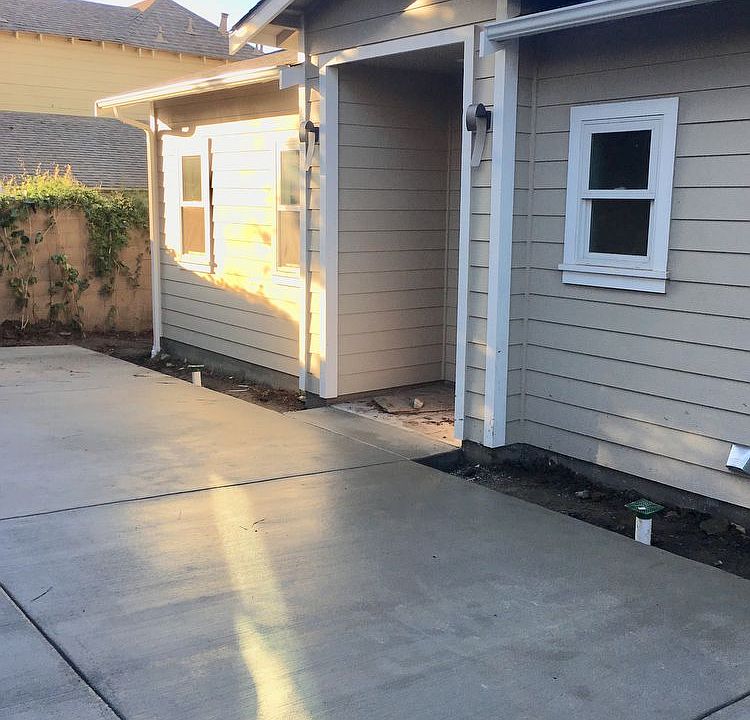 1st image of 9251 Thermal St