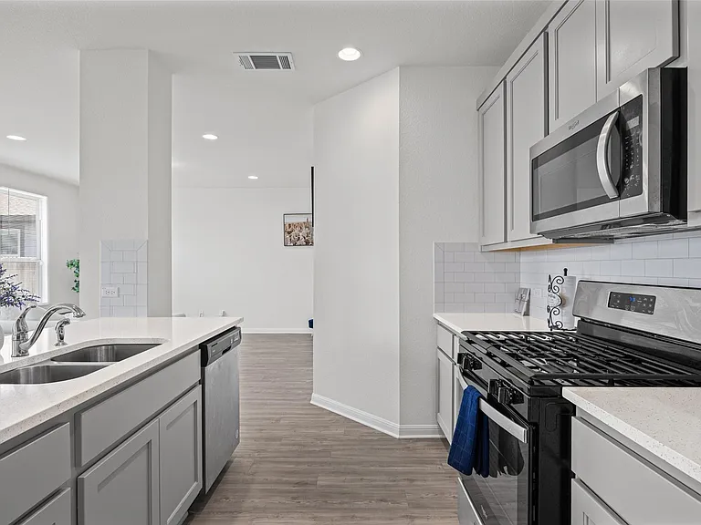 6915 Tiznow Ln — Photo 7