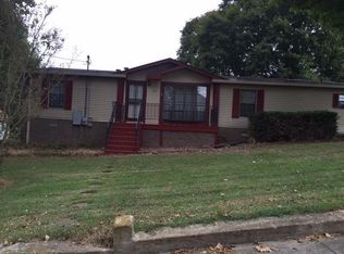 307 S Church St, Adams, TN 37010