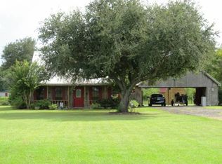 943 Chace Rd, Winnie, TX 77665