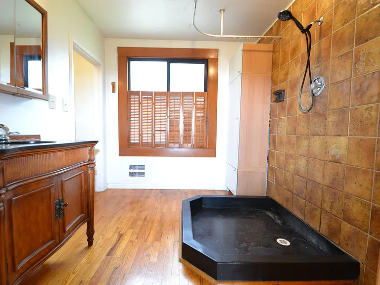 2412 E Prospect St — Photo 8