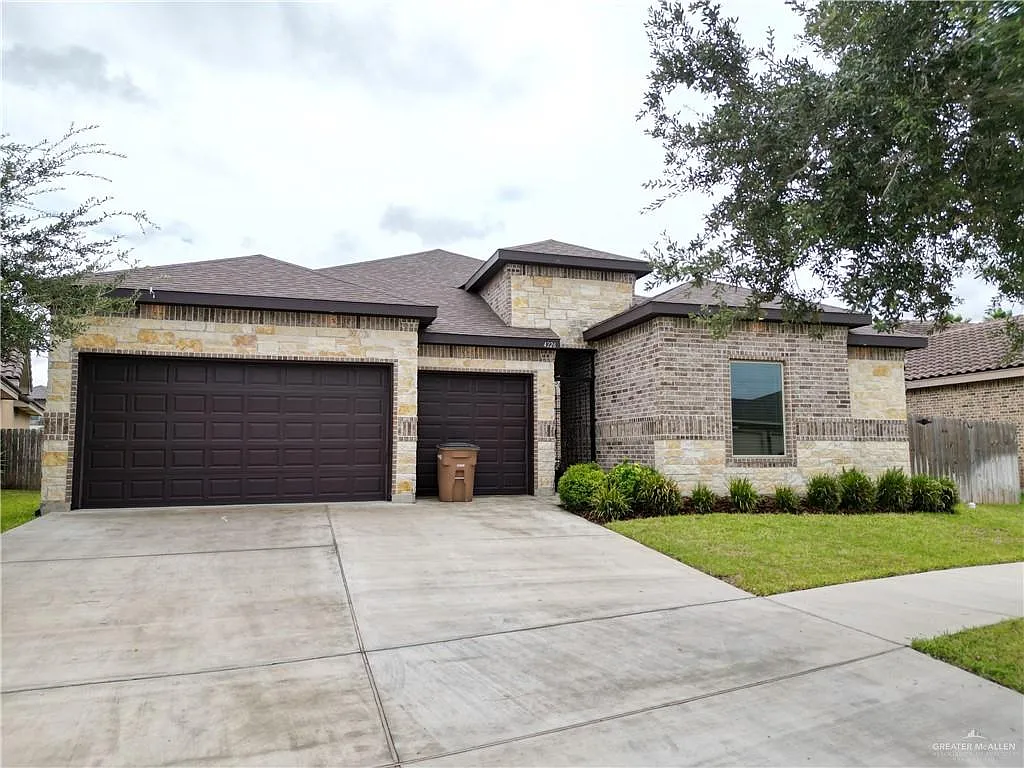 4 bed, 3.5 bath, 2451 sqft, $2,700 — Photo 1