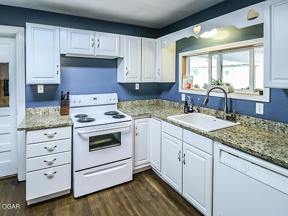 5th image of 1005 S Highview Ave