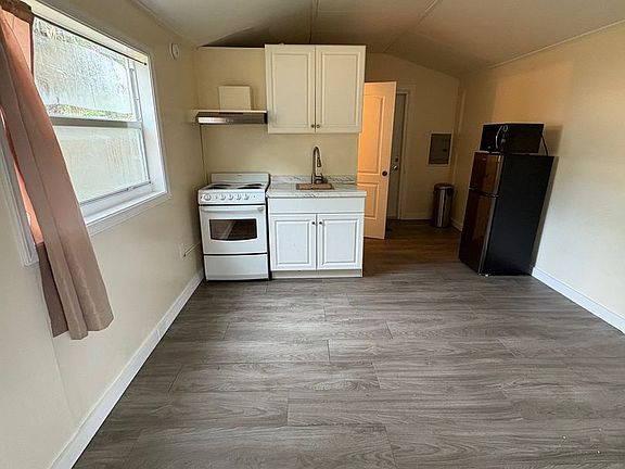 4th image of 810 Citrus Ave #B