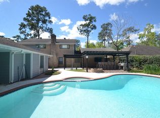 2711 Williamsburg Dr, Dickinson, TX 77539