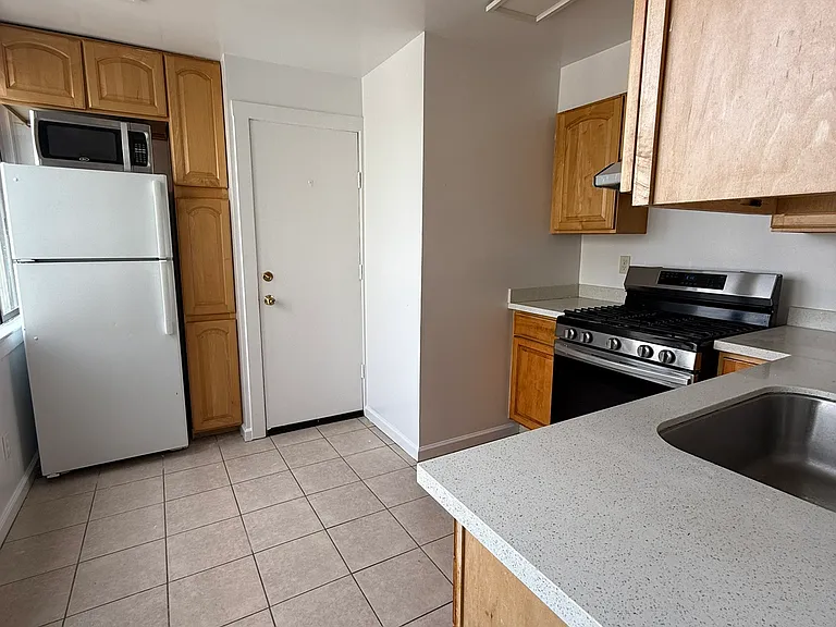 4727-4731 California St #3 — Photo 20