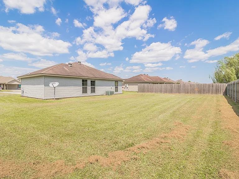 926 Lillian Michel Dr — Photo 27