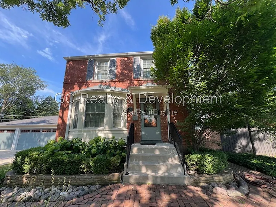 2 Hiawatha Dr