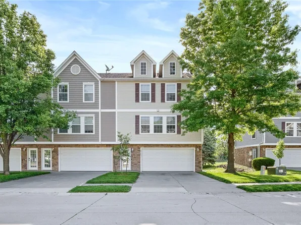 5545 Jordan Ct, Johnston, IA 50131