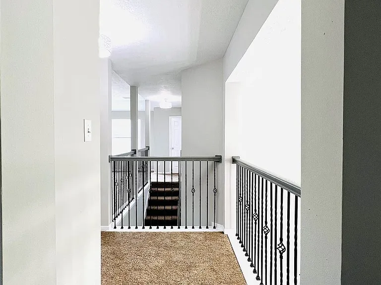 8426 Woodland Knoll Ln — Photo 22