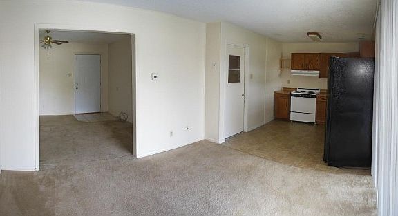 4th image of 1400 Rose Ave