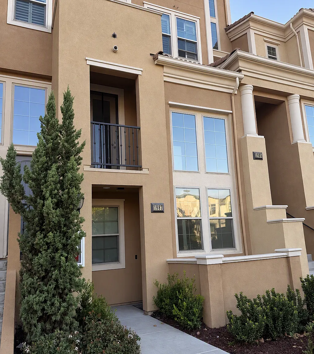 2 bed, 1584 sqft, $4,550 — Photo 1