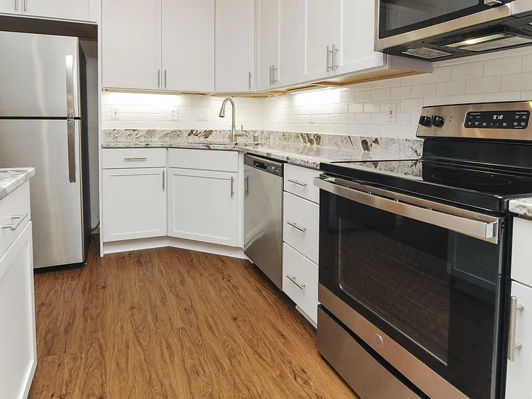 Yorktown Estates Apartments — Photo 2