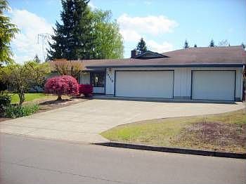 1st image of 10113 NE 67th St
