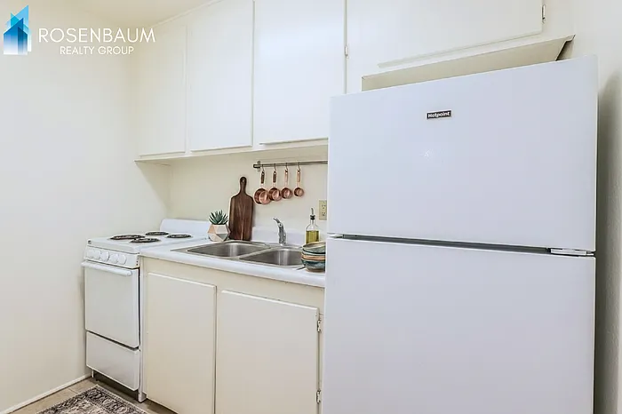 2454 N Treat Ave #2454 — Photo 6