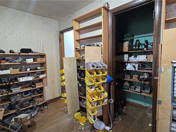 3rd image of 237 N Turner Rd