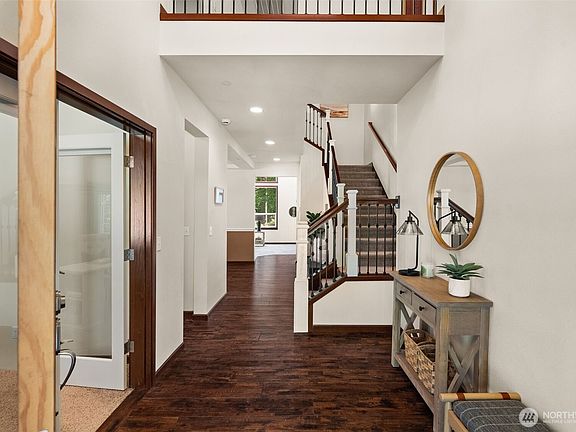 4th image of 6524 Woodhill Drive NW