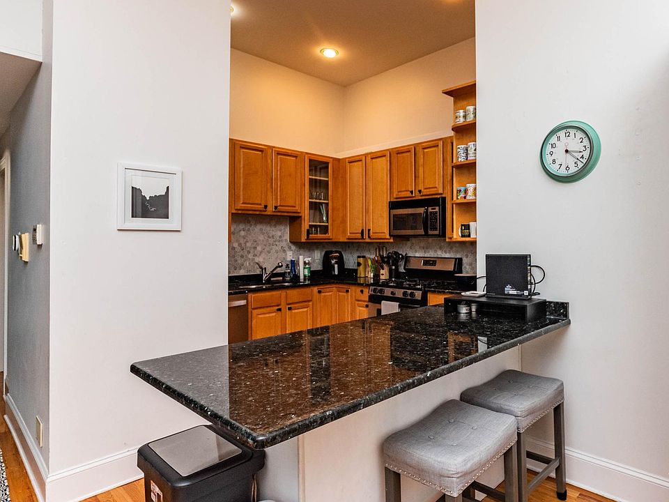 1st image of 3013 N Ashland Ave APT 4N