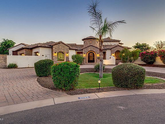 3rd image of 2025 E Avenida Del Valle Ct